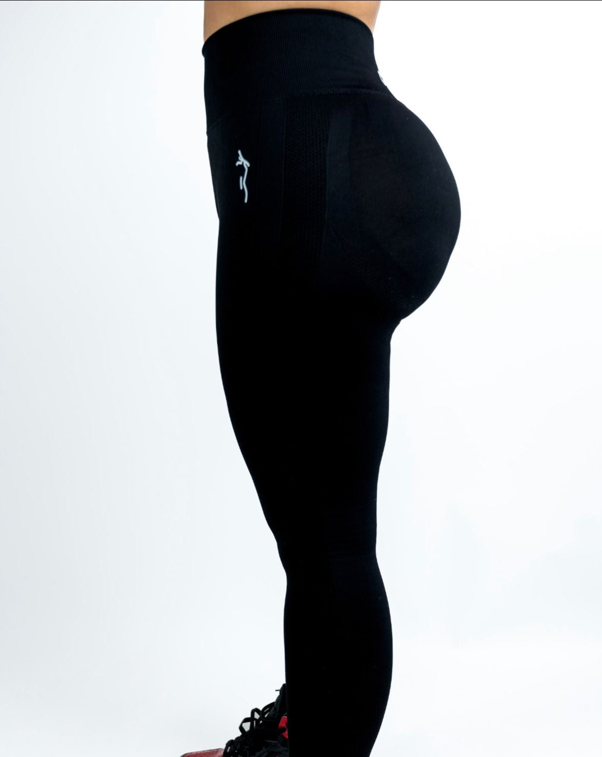 SCRUNCH BUTT LEGGINGS - BLACK