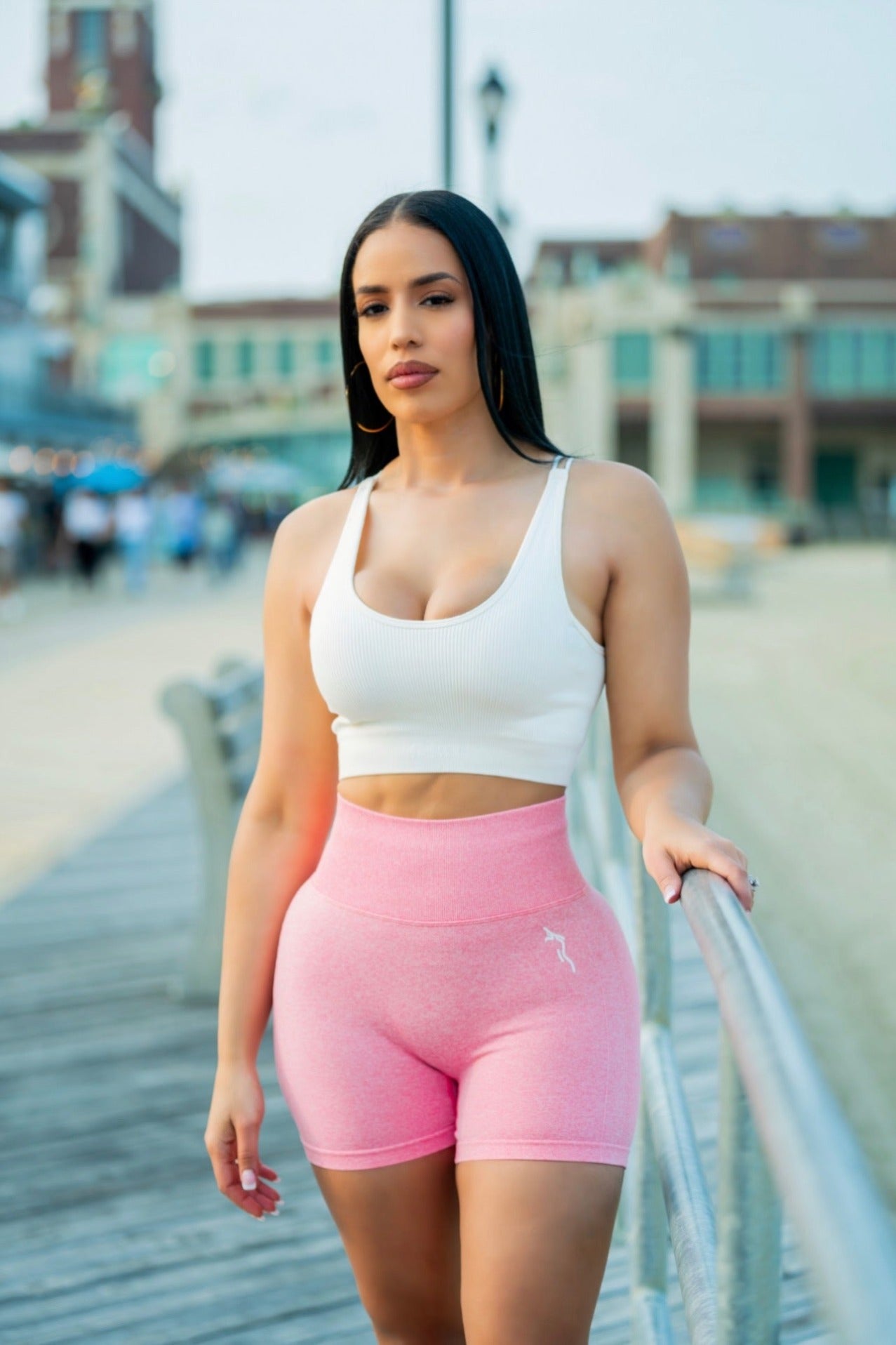 SCRUNCH BUTT SHORTS - LEMONADE