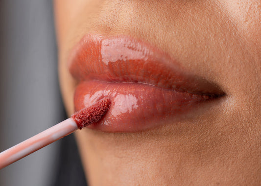 LIP GLOSS