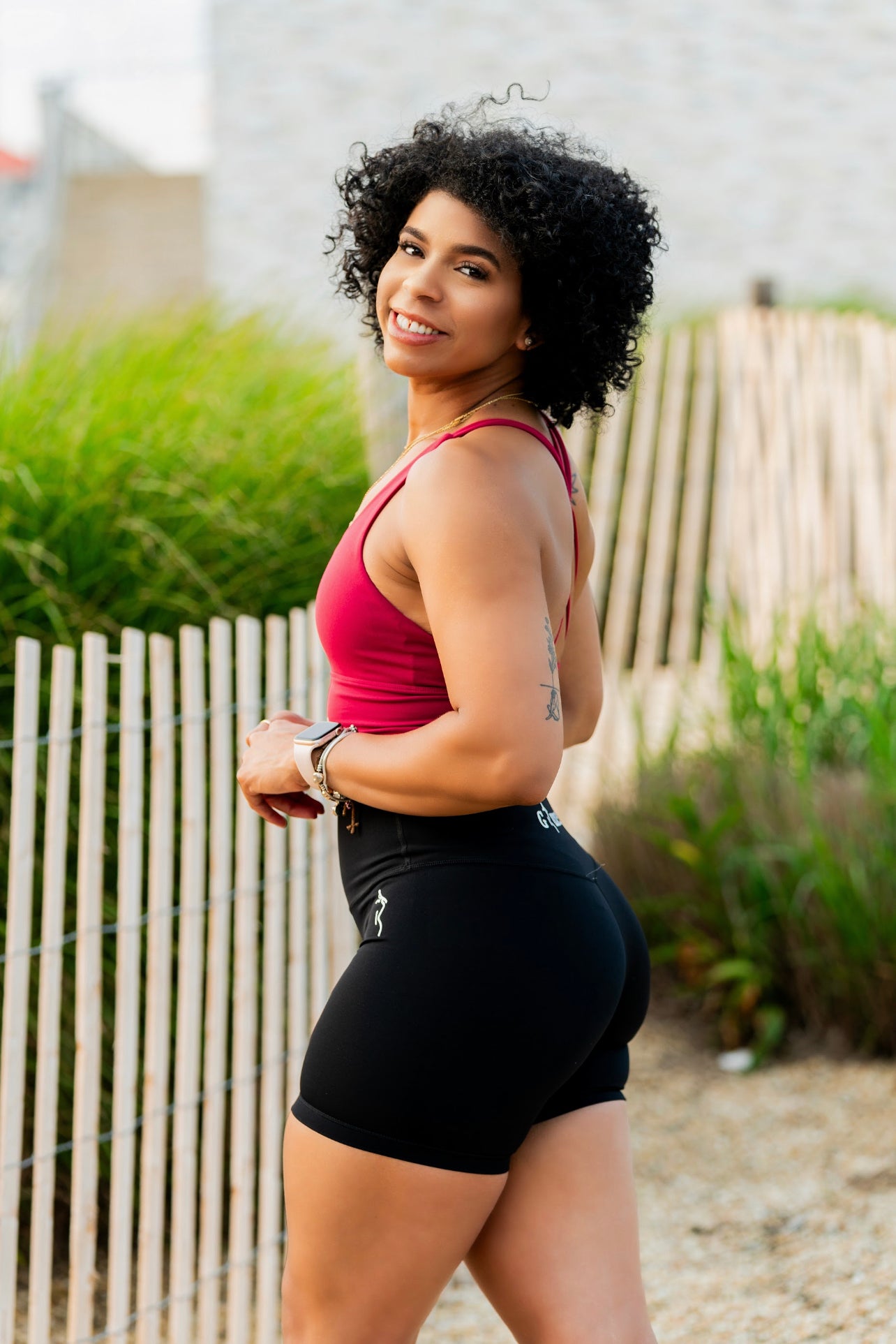 CROSS BACK SPORTS BRA - BURGUNDY