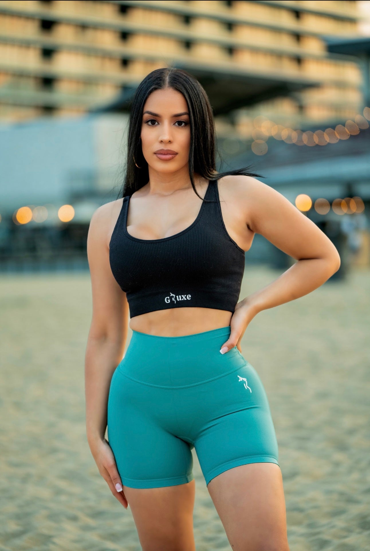 CROSSOVER SPORTS BRA - BLACK
