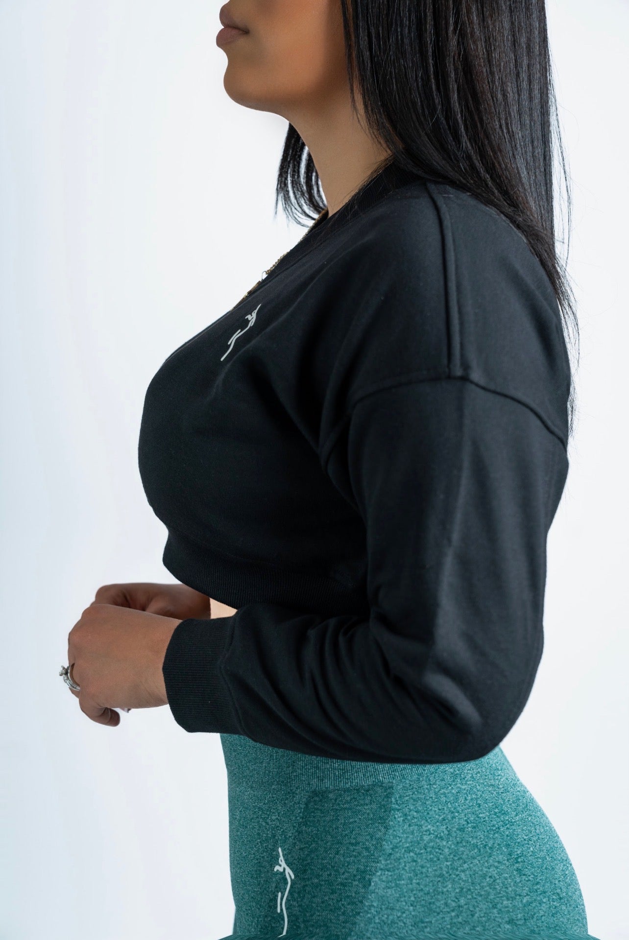 TRAINING CROPPED SWEATER - BLACK