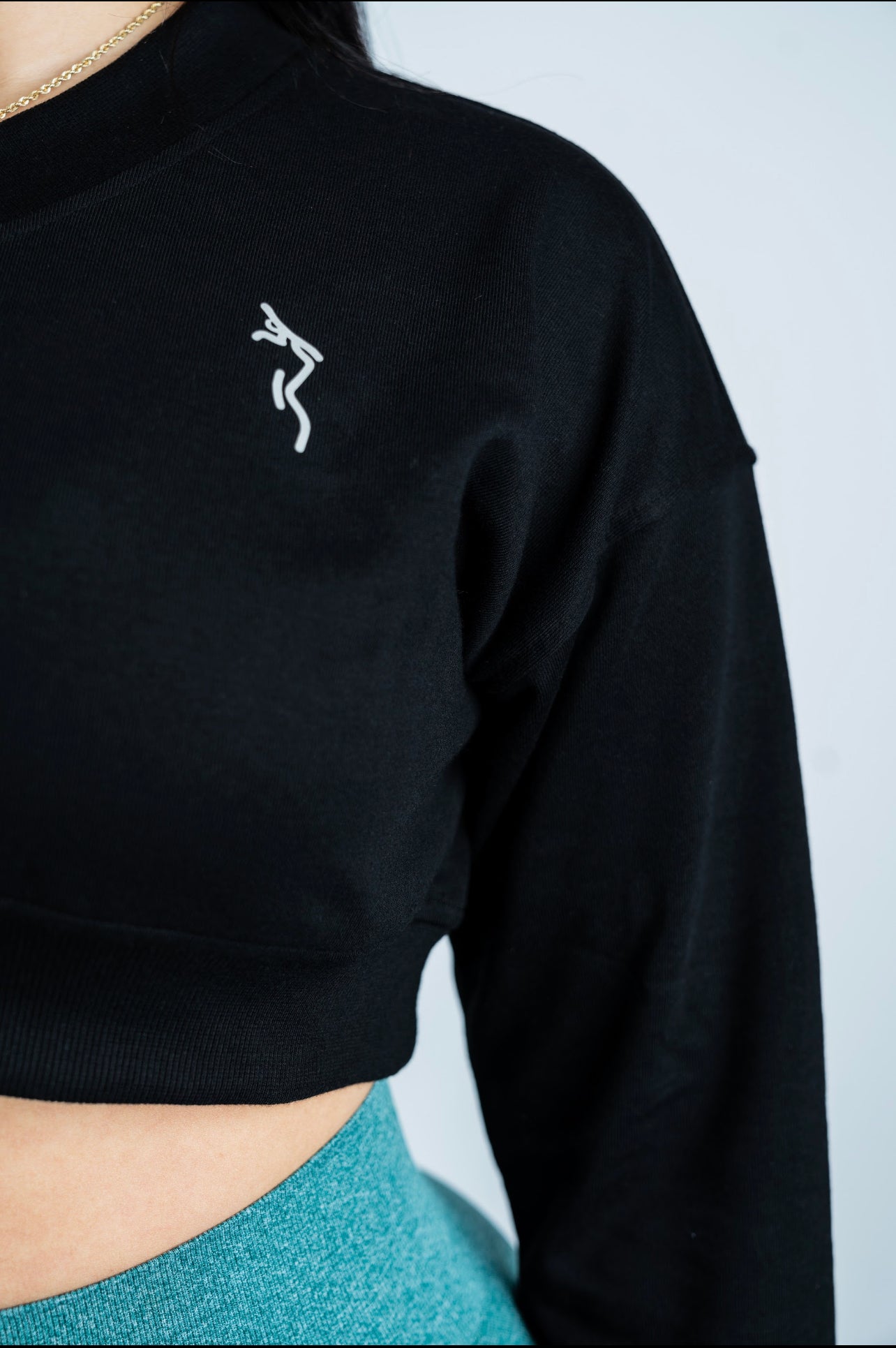 TRAINING CROPPED SWEATER - BLACK