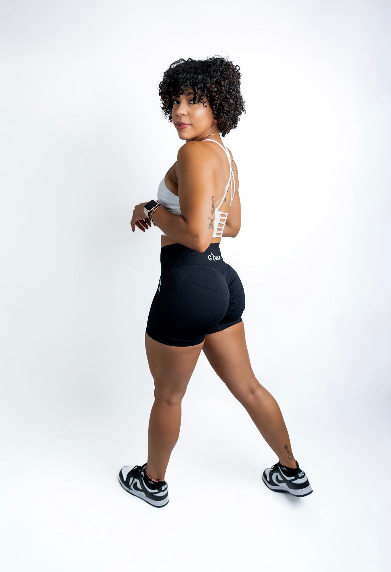 SCRUNCH BUTT SHORTS - BLACK